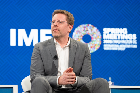 对话麻省理工FutureTech负责人汤普森: 从生产率到分配，AI如何重塑全球经济结构