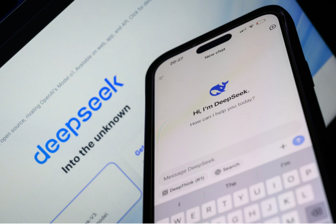 这次DeepSeek没炸市场，因为它在等一个更大的爆点